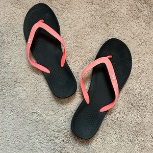 Women’s flip flops